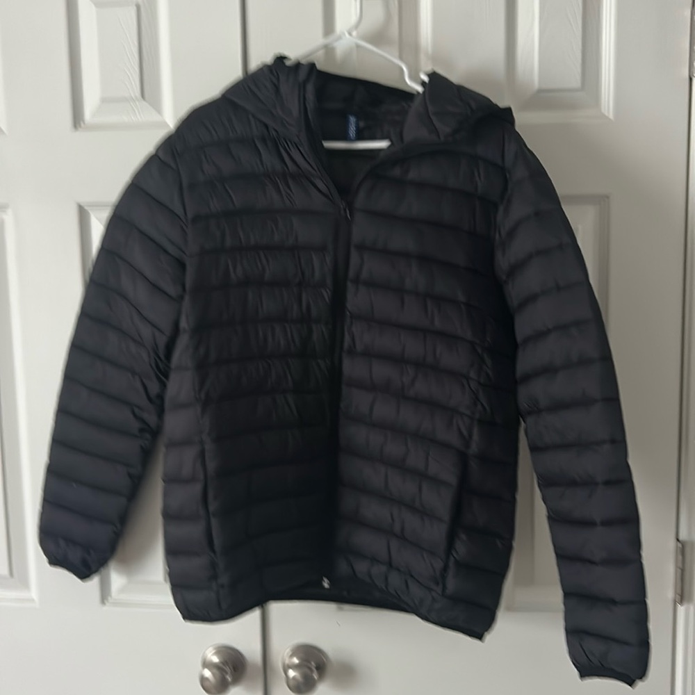 Black H&M divided lightweight puffer coat with hood men’s large